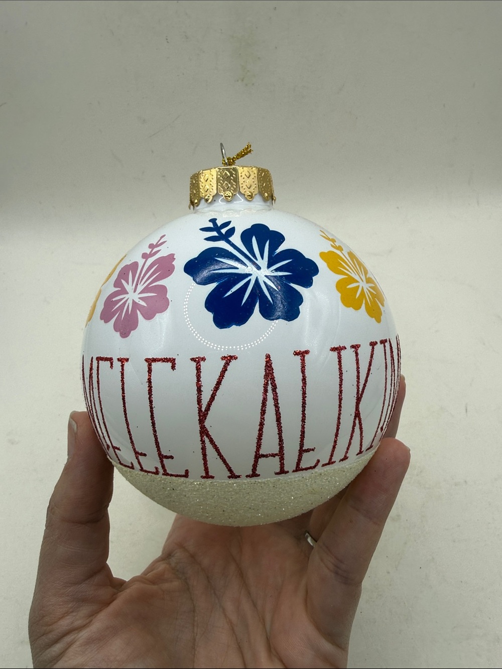 NWT Macys Holiday Lane Mele Kalikimaka Hawaiian Christmas Glass Ornament Collect